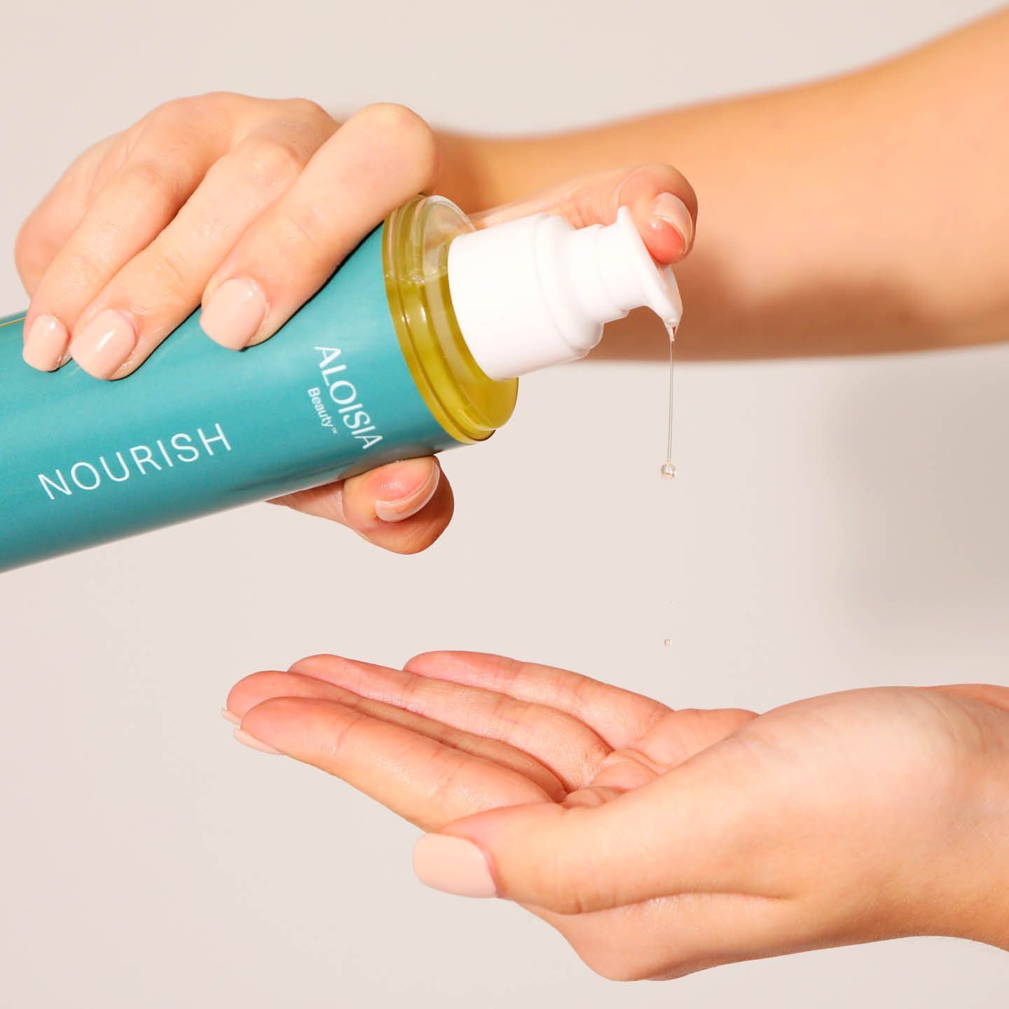 This Gentle Cleanser Removed All My Makeup And Sunscreen—And Left Me Glowing (21) This Gentle Cleanser Removed All My Makeup And Sunscreen—And Left Me Glowing (21)