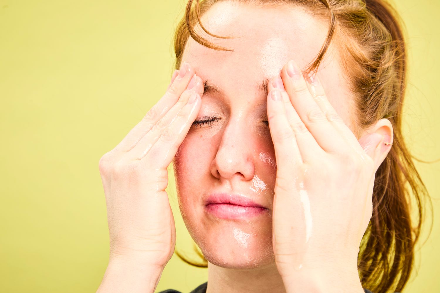 The 16 Best Makeup Removers That Won’t Irritate Sensitive Skin (26)