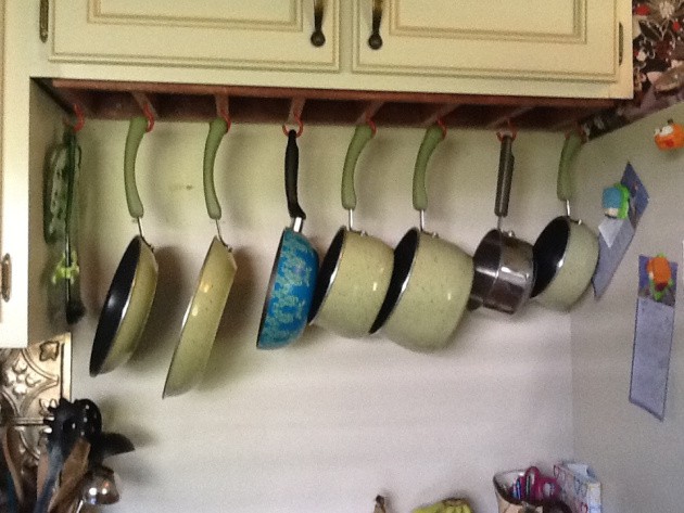 25 DIY Pot Rack Ideas - Easy Ways To Organize Pots And Pans (5) 25 DIY Pot Rack Ideas - Easy Ways To Organize Pots And Pans (5)