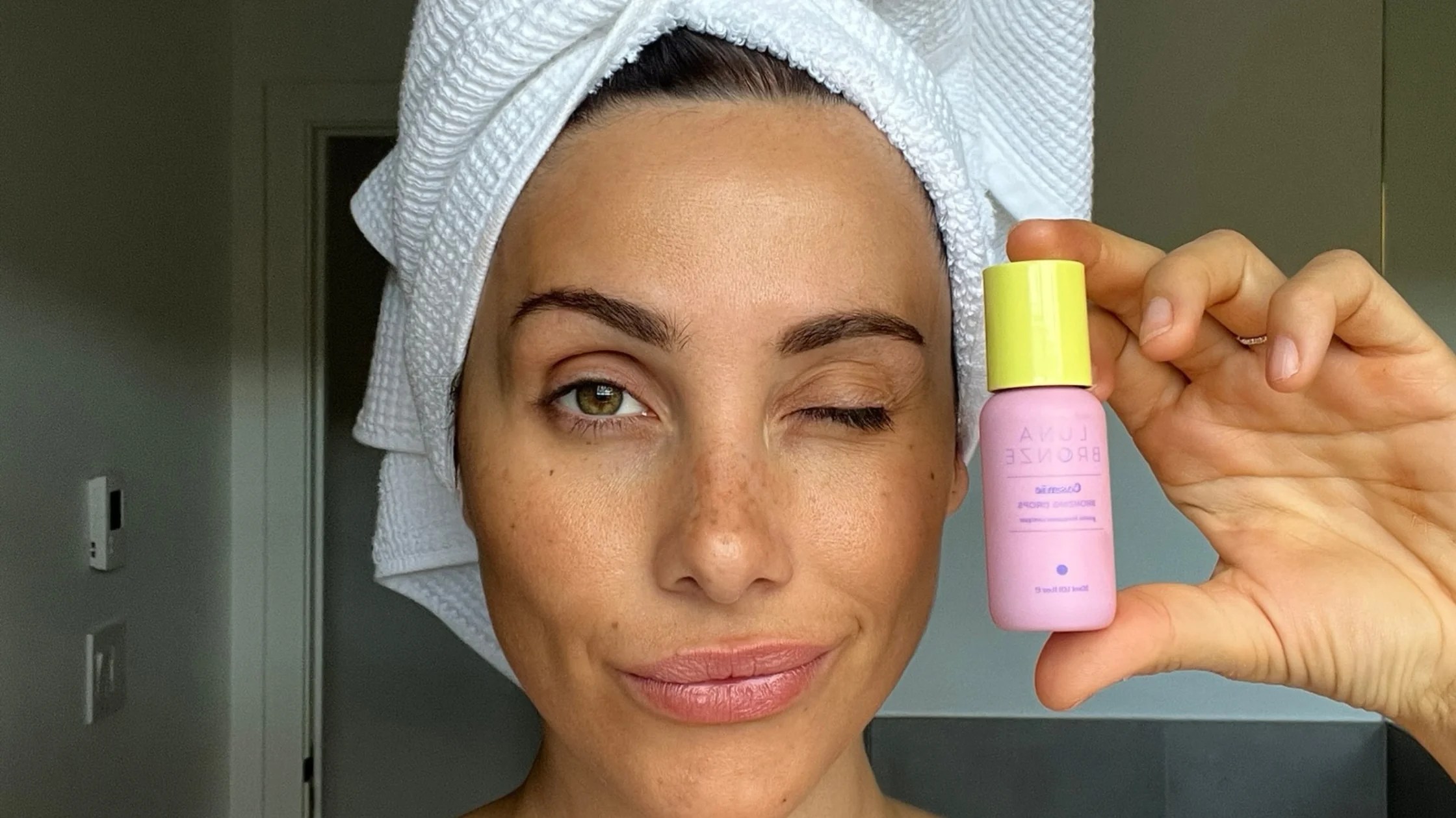 How to use Bronzing Drops as a Colour Corrector Under Concealer (1)