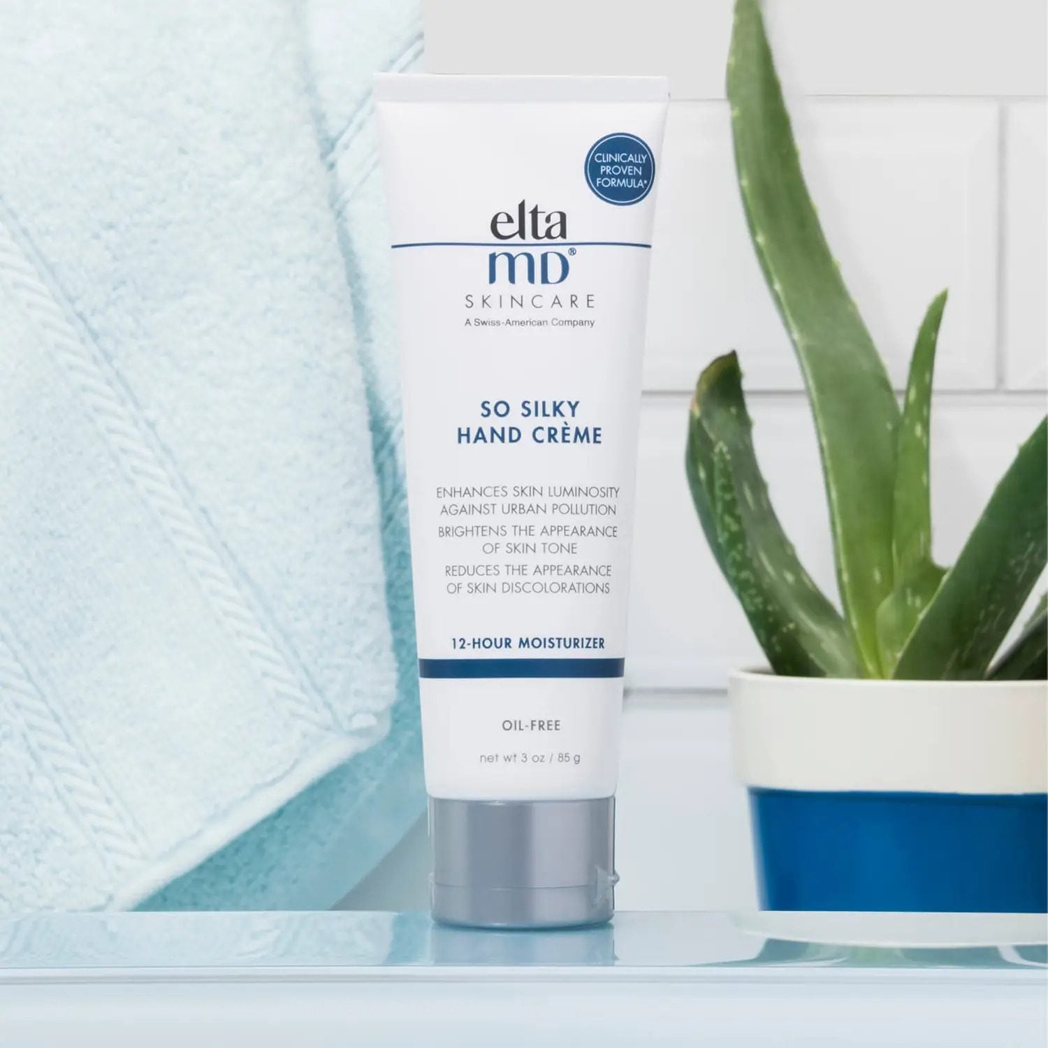 24 Best Hand Creams to Nourish Even the Most Parched Skin (29)