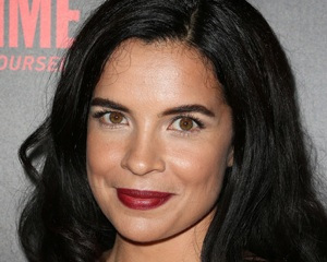 Zuleikha Robinson ficha por Intelligence - Series Adictos