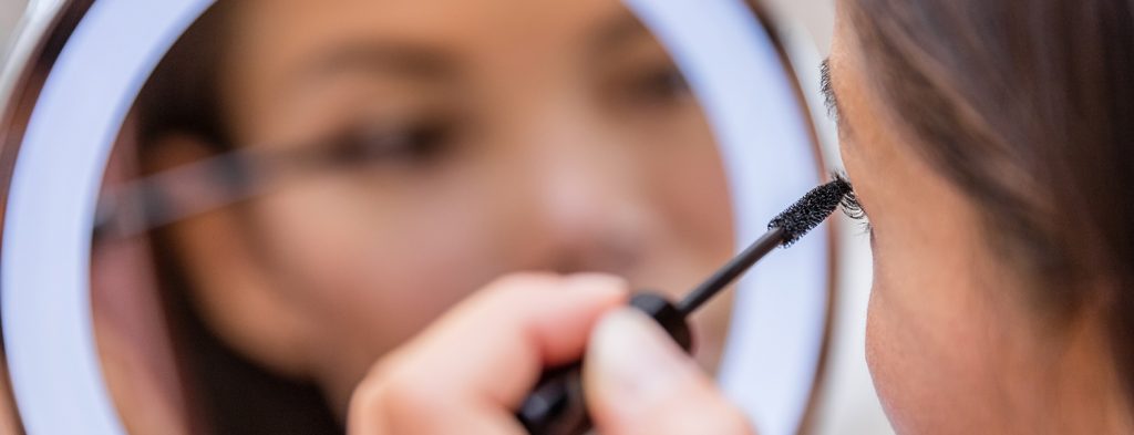 14 Eyelash Growth Serums for the Ultimate Lash Boost - The Dermatology Review (2) 14 Eyelash Growth Serums for the Ultimate Lash Boost - The Dermatology Review (2)