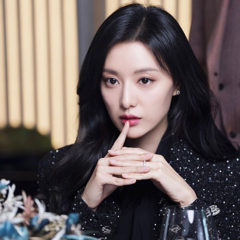 Follow Kim Ji-won's five-step skincare routine to achieve Korean glass skin